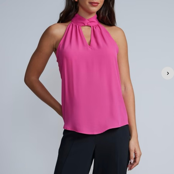 New York & Company Tops - 3/29$ 🎊  New York & Company Sleeveless Twist-Neck Cut Out Top